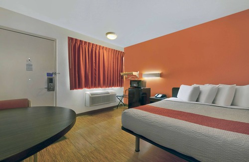 Alamogordo Hotel | Motel 6 Alamogordo, NM