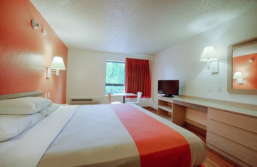 Albany Hotel | Motel 6 Albany, NY