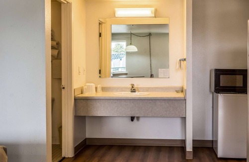 Albany Hotel | Motel 6 Albany, OR