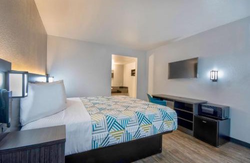 Northeast Heights Hotel | Motel 6-Albuquerque, NM - Carlisle