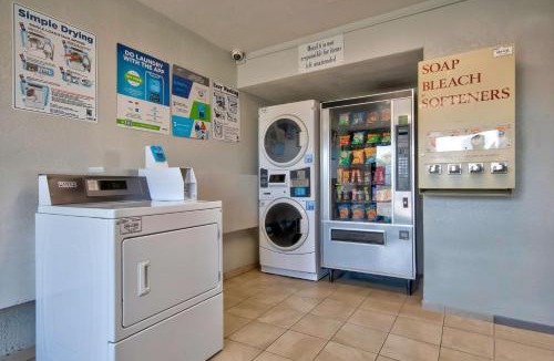 Northeast Heights Hotel | Motel 6-Albuquerque, NM - Carlisle