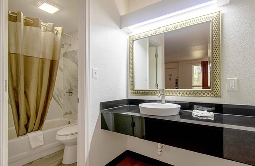 Alma Hotel | Motel 6 Alma, AR