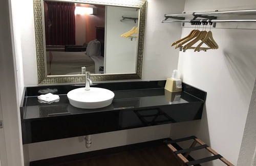 Alma Hotel | Motel 6 Alma, AR