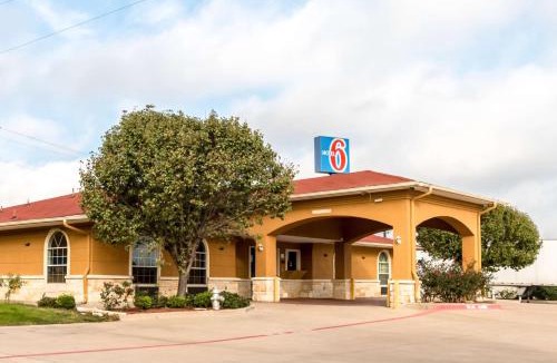 Alvarado Hotel | Motel 6 Alvarado TX