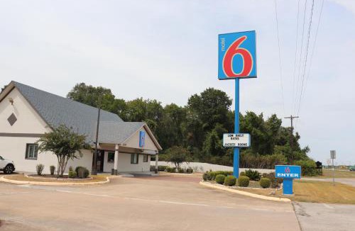 Alvin Hotel | Motel 6-Alvin, TX