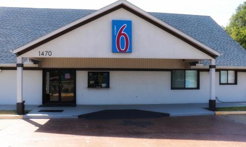 Alvin Hotel | Motel 6-Alvin, TX