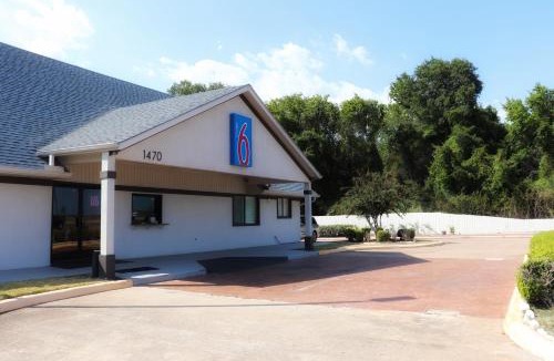 Alvin Hotel | Motel 6-Alvin, TX