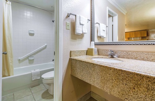 Alvin Hotel | Motel 6 Alvin, TX