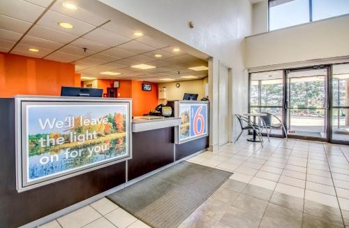 Amherst Hotel | Motel 6-Amherst, NY - Buffalo