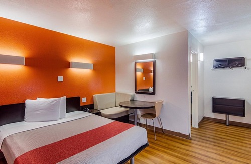 Ardmore Hotel | Motel 6 Ardmore, OK