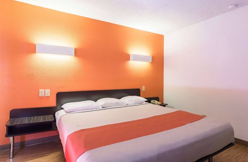 Caddo Valley Hotel | Motel 6 Arkadelphia, AR