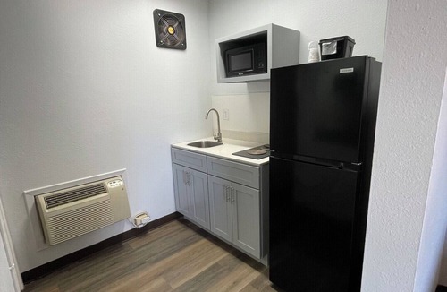 Artesia Hotel | Motel 6 Artesia, NM