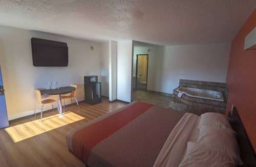 Ashland Hotel | Motel 6 Ashland, OH