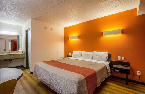 Ashland Hotel | Motel 6 Ashland, OH