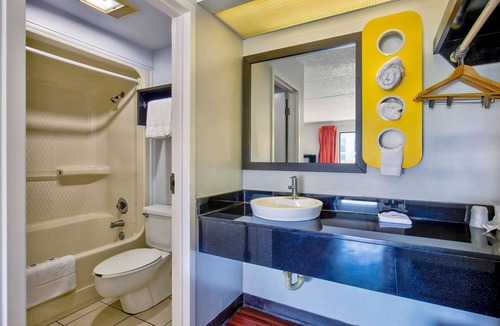 Ashland Hotel | Motel 6 Ashland, VA