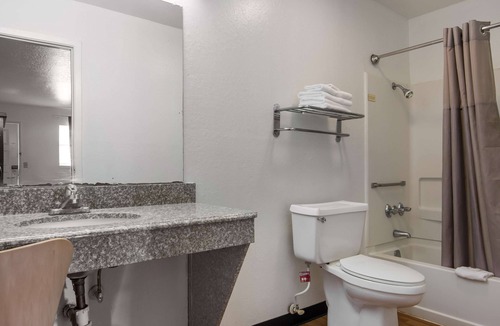 Atlanta Hotel | Motel 6 Atlanta, TX