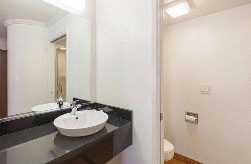 North Auburn Hotel | Motel 6 Auburn, CA