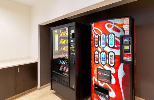 Montopolis Hotel | Motel 6 Austin Airport