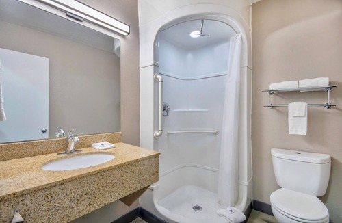 North Lamar Hotel | Motel 6 Austin, TX - North