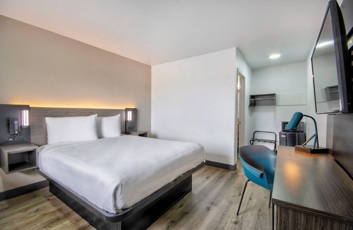 North Lamar Hotel | Motel 6 Austin, TX - North