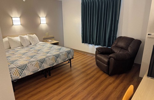 Avoca Hotel | Motel 6 Avoca, IA