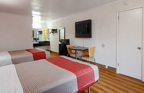 Bay Minette Hotel | Motel 6 Bay Minette, AL