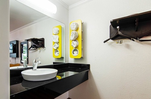 Bay Minette Hotel | Motel 6 Bay Minette, AL