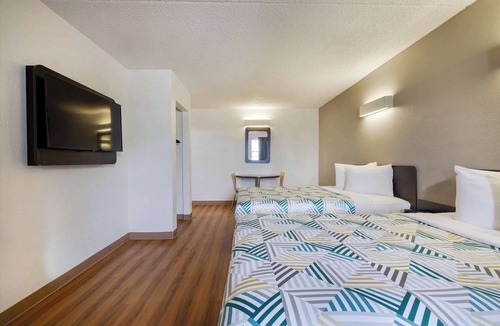 Beaumont Hotel | Motel 6 Beaumont, TX