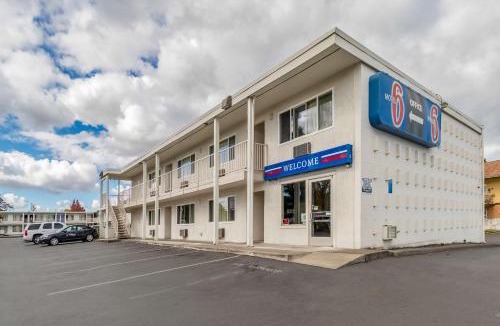 Beaverton Hotel | Motel 6-Beaverton, OR