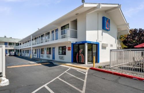 Sehome Hotel | Motel 6-Bellingham, WA