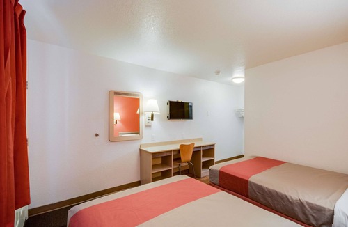 Sehome Hotel | Motel 6 Bellingham, WA