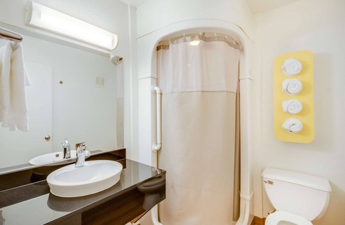 Sehome Hotel | Motel 6 Bellingham, WA