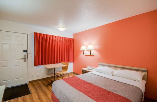 Sehome Hotel | Motel 6 Bellingham, WA