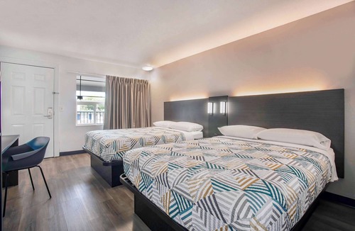 Larkspur Hotel | Motel 6 Bend, OR