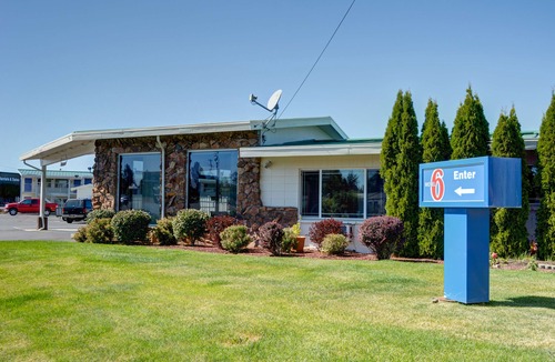 Larkspur Hotel | Motel 6-Bend, or