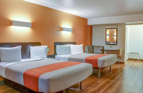Bishop Hotel | Motel 6-Bishop, CA