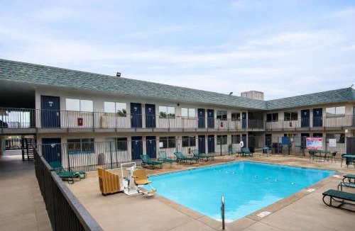 Blythe Hotel | Motel 6-Blythe, CA