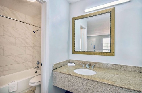 Bossier City Hotel | Motel 6 Bossier City, LA