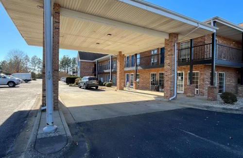 Bracey Hotel | Motel 6 Bracey, VA I 85