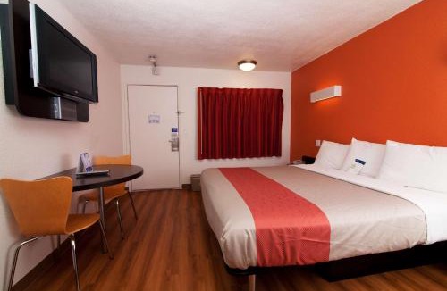 West Hills Hotel | Motel 6-Bremerton, WA