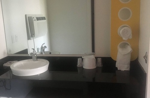 West Hills Hotel | Motel 6 Bremerton, WA