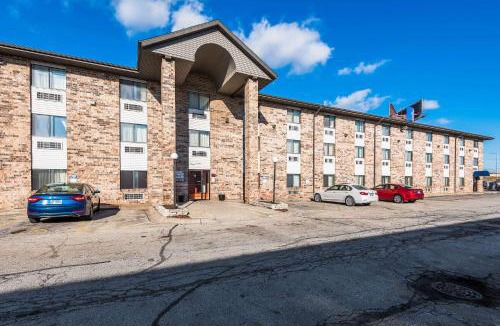 Bridgeview Hotel | Motel 6-Bridgeview, IL