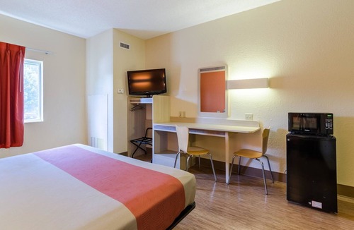 Bristol Hotel | Motel 6 Bristol, VA