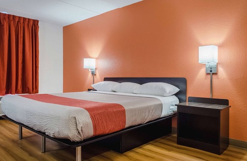 Brockton Hotel | Motel 6 Brockton, MA