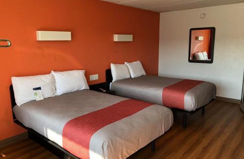 Dock Junction Hotel | Motel 6-Brunswick, GA