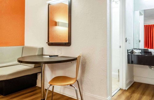 Dock Junction Hotel | Motel 6 Brunswick, GA