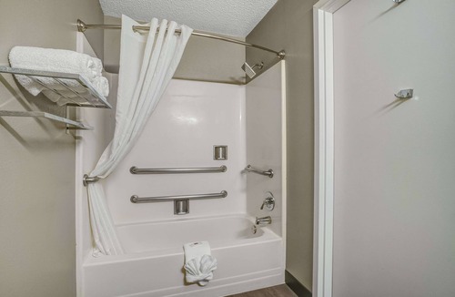 Bryan Hotel | Motel 6 Bryan, TX - College Station