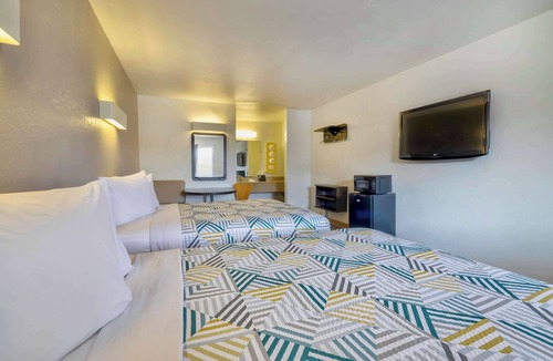 Bryan Hotel | Motel 6 Bryan, TX - College Station