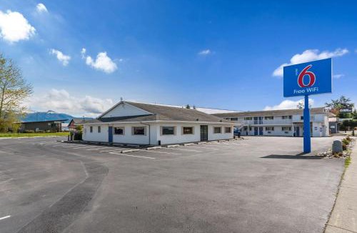 Burlington Hotel | Motel 6-Burlington, WA