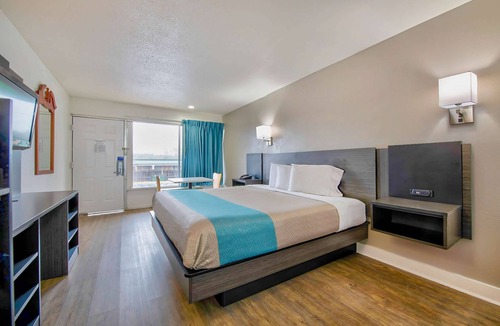 Byron Hotel | Motel 6 Byron, GA